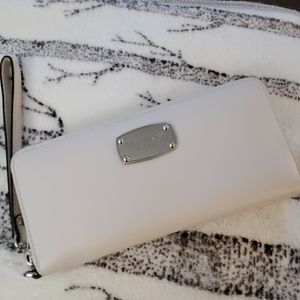 Michael Kors Wallet (White)